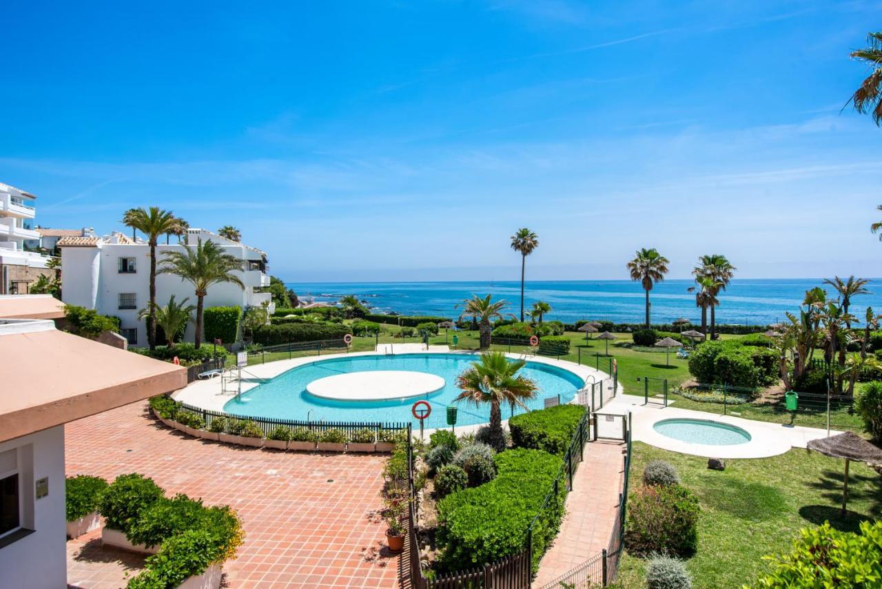 Frontline Beach Apartment Miraflores Sitio de Calahonda エクステリア 写真