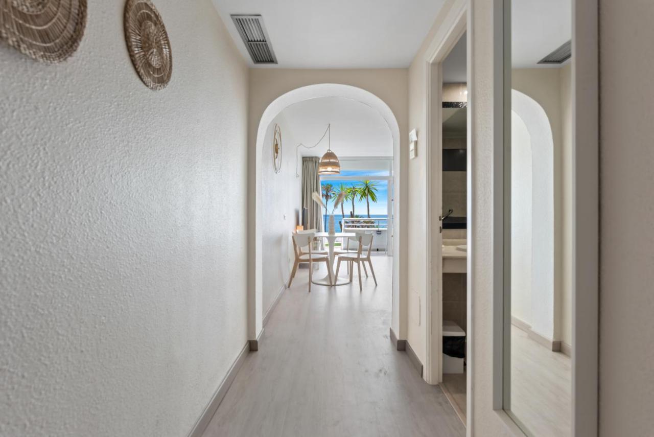 Frontline Beach Apartment Miraflores Sitio de Calahonda エクステリア 写真