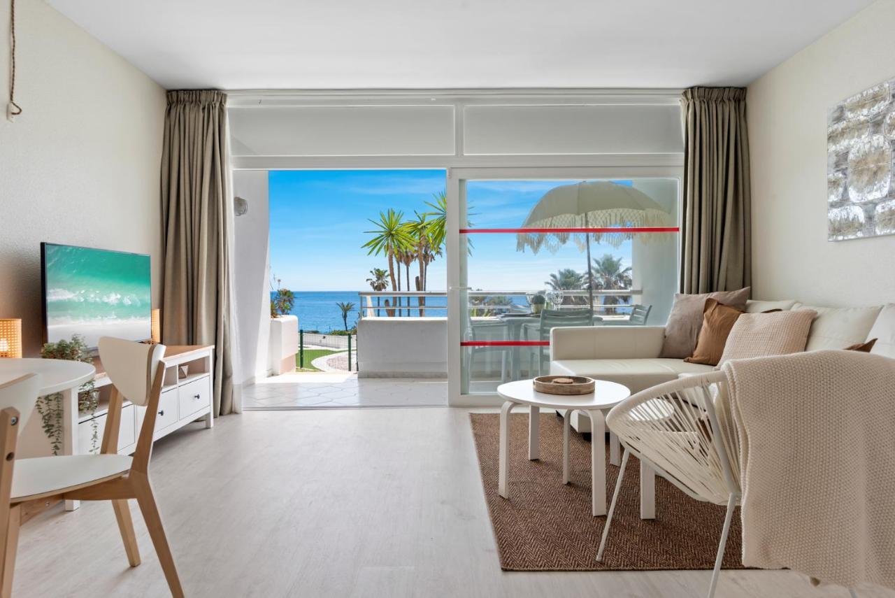 Frontline Beach Apartment Miraflores Sitio de Calahonda エクステリア 写真