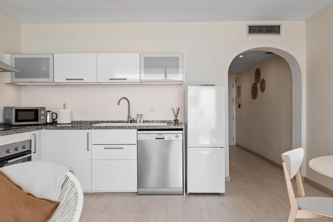 Frontline Beach Apartment Miraflores Sitio de Calahonda エクステリア 写真