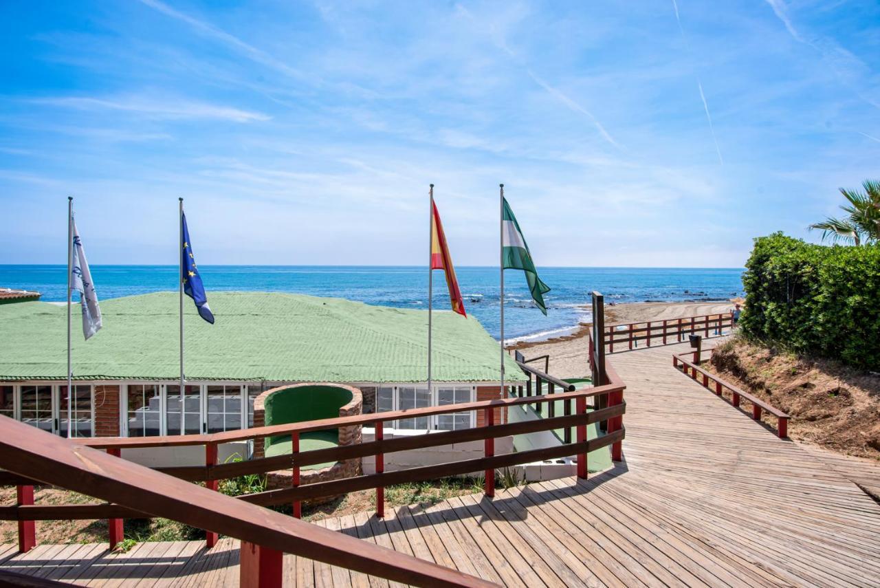 Frontline Beach Apartment Miraflores Sitio de Calahonda エクステリア 写真