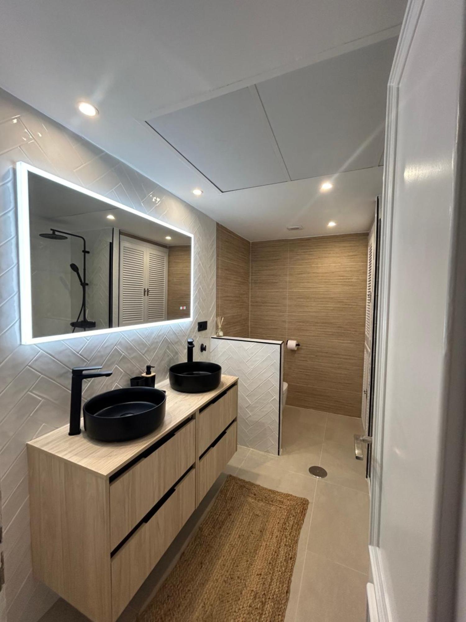 Frontline Beach Apartment Miraflores Sitio de Calahonda エクステリア 写真